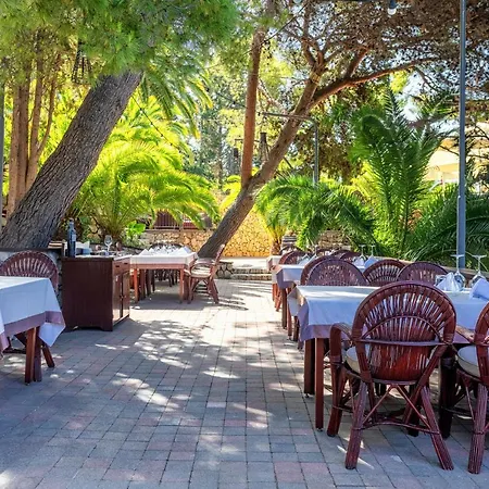 호텔 팟스티네 4*