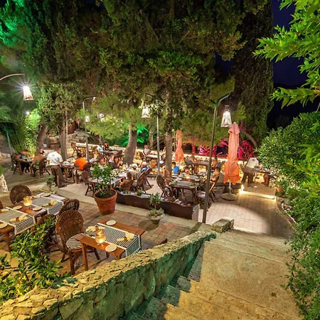 팟스티네 호텔 4*